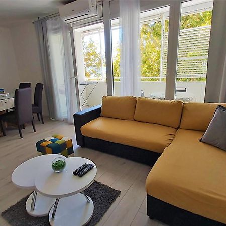 Apartment Punta Omis Bagian luar foto