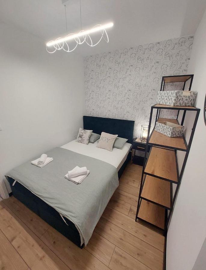 Apartment Punta Omis Bagian luar foto